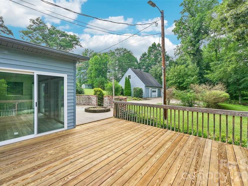 1621 Oak Drive, Shelby, NC 28150.  MLS# CAR4393394, YatesRealty ID 30924. 
