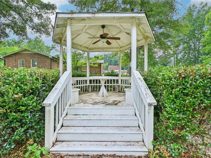 1621 Oak Drive, Shelby, NC 28150.  MLS# CAR4393394, YatesRealty ID 30924. 
