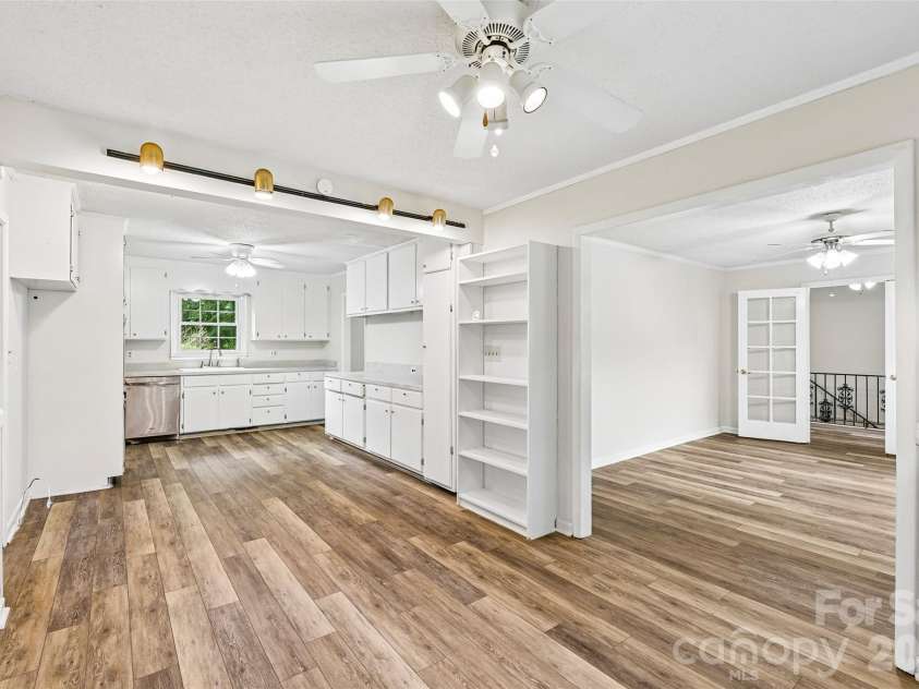 1621 Oak Drive, Shelby, NC 28150.  MLS# CAR4393394, YatesRealty ID 30924. 