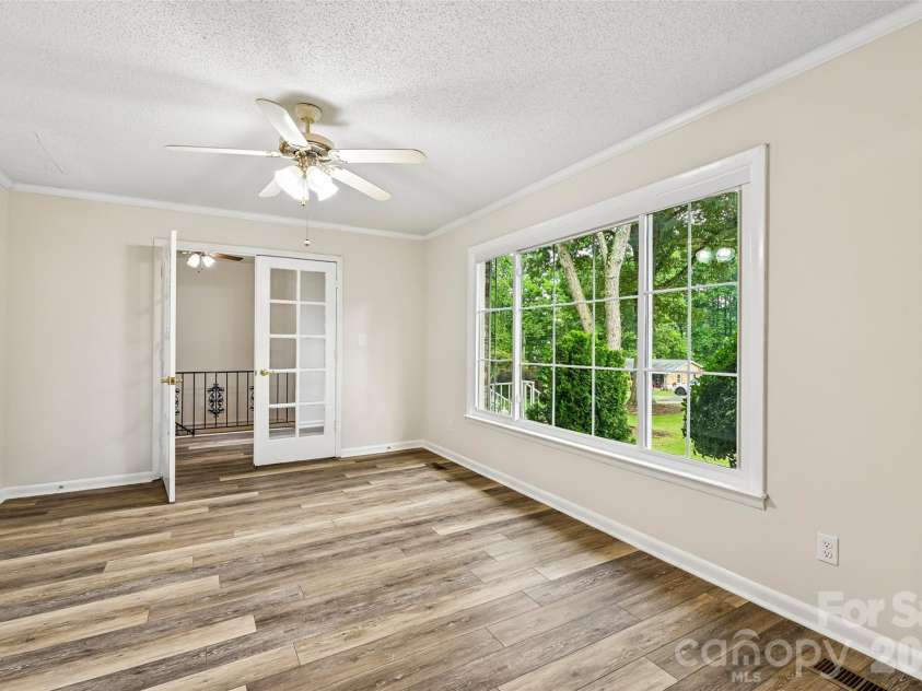 1621 Oak Drive, Shelby, NC 28150.  MLS# CAR4393394, YatesRealty ID 30924. 