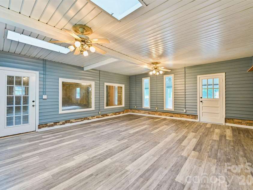 1621 Oak Drive, Shelby, NC 28150.  MLS# CAR4393394, YatesRealty ID 30924. 