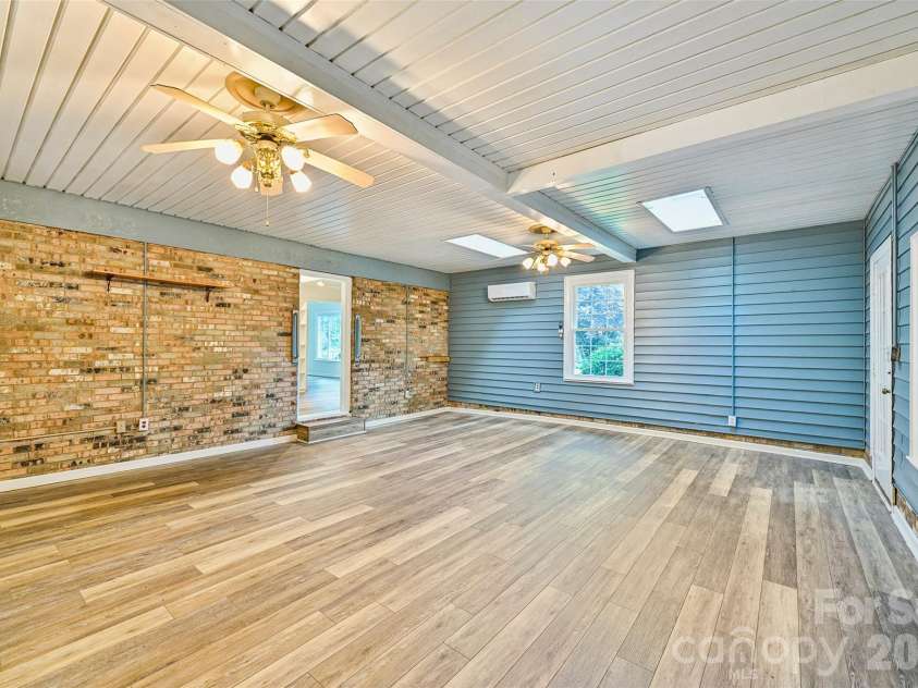 1621 Oak Drive, Shelby, NC 28150.  MLS# CAR4393394, YatesRealty ID 30924. 