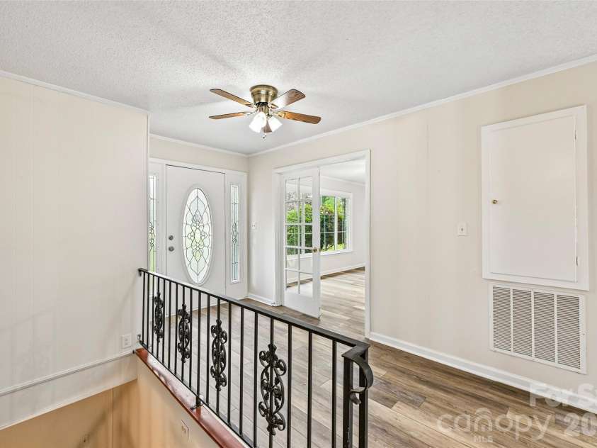 1621 Oak Drive, Shelby, NC 28150.  MLS# CAR4393394, YatesRealty ID 30924. 