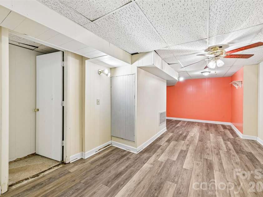 1621 Oak Drive, Shelby, NC 28150.  MLS# CAR4393394, YatesRealty ID 30924. 