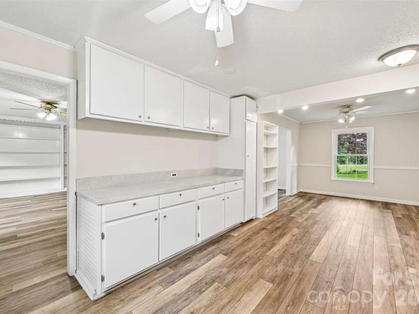 1621 Oak Drive, Shelby, NC 28150.  MLS# CAR4393394, YatesRealty ID 30924. 