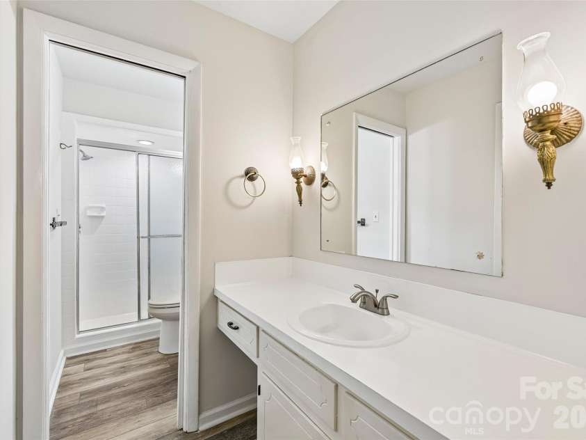 1621 Oak Drive, Shelby, NC 28150.  MLS# CAR4393394, YatesRealty ID 30924. 