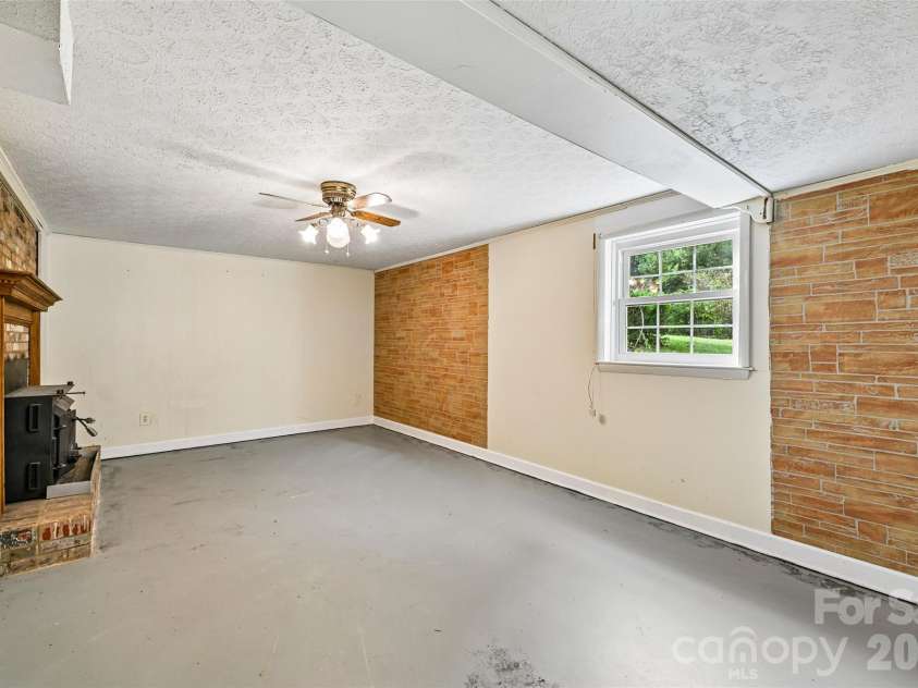 1621 Oak Drive, Shelby, NC 28150.  MLS# CAR4393394, YatesRealty ID 30924. 