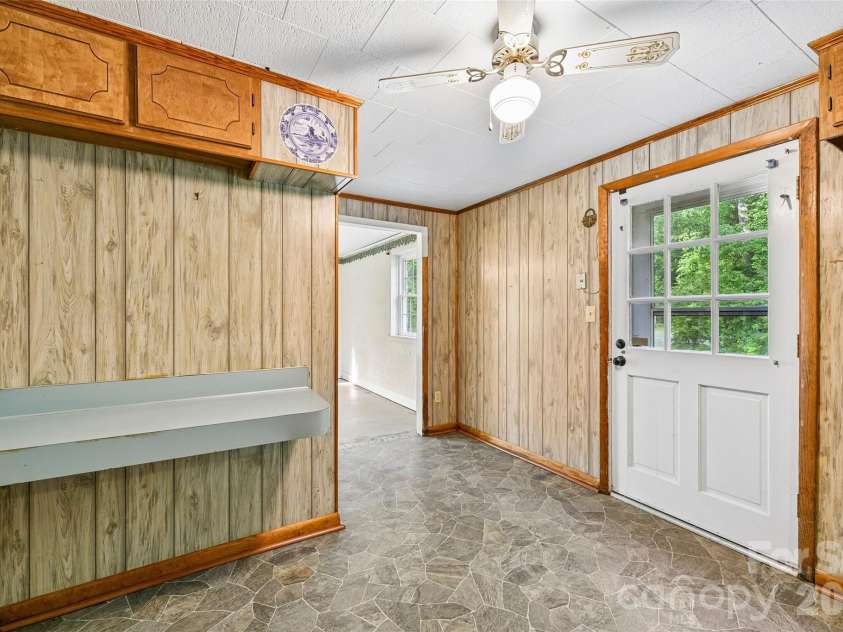 1621 Oak Drive, Shelby, NC 28150.  MLS# CAR4393394, YatesRealty ID 30924. 
