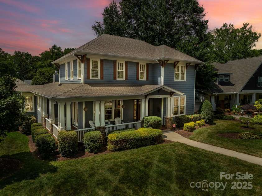 301 Canterbury Road, Charlotte, NC 28211.  MLS# CAR4282736, YatesRealty ID 30924. 