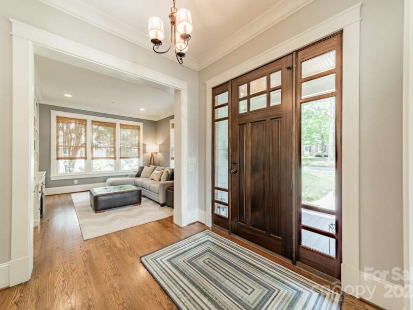 301 Canterbury Road, Charlotte, NC 28211.  MLS# CAR4282736, YatesRealty ID 30924. 