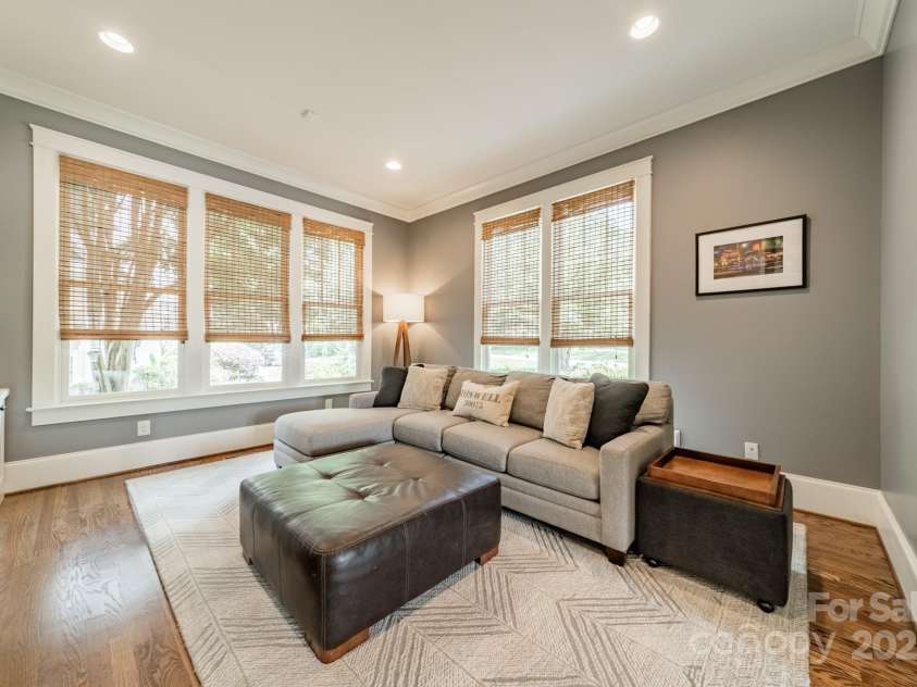 301 Canterbury Road, Charlotte, NC 28211.  MLS# CAR4282736, YatesRealty ID 30924. 