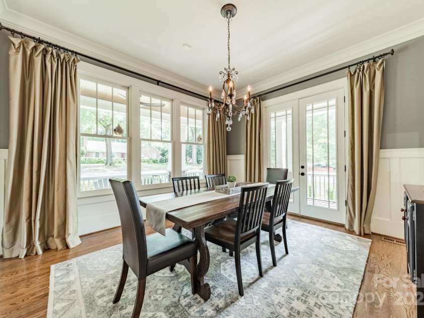 301 Canterbury Road, Charlotte, NC 28211.  MLS# CAR4282736, YatesRealty ID 30924. 