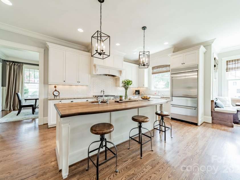 301 Canterbury Road, Charlotte, NC 28211.  MLS# CAR4282736, YatesRealty ID 30924. 