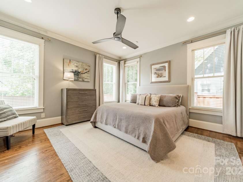 301 Canterbury Road, Charlotte, NC 28211.  MLS# CAR4282736, YatesRealty ID 30924. 