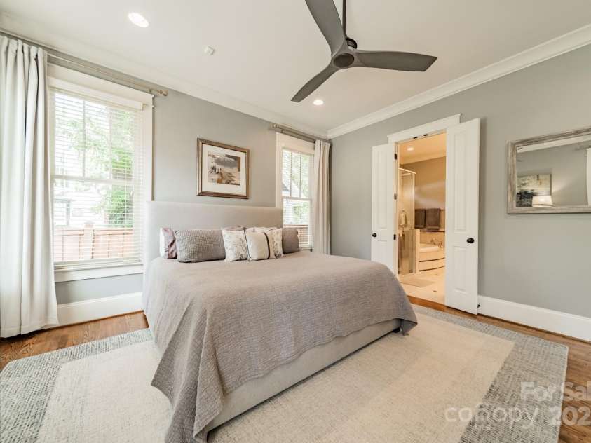 301 Canterbury Road, Charlotte, NC 28211.  MLS# CAR4282736, YatesRealty ID 30924. 