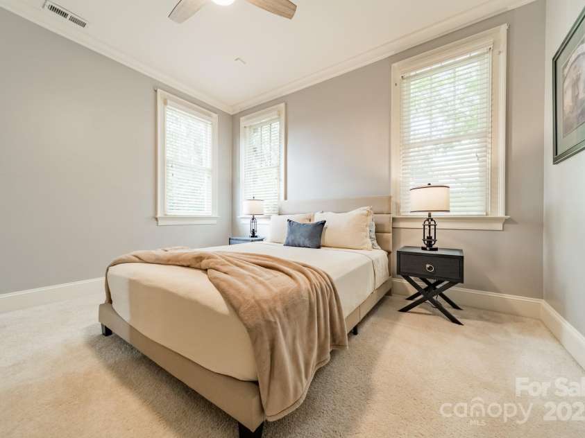 301 Canterbury Road, Charlotte, NC 28211.  MLS# CAR4282736, YatesRealty ID 30924. 