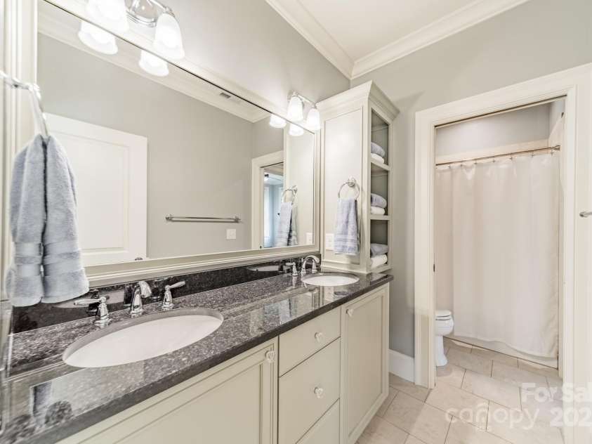 301 Canterbury Road, Charlotte, NC 28211.  MLS# CAR4282736, YatesRealty ID 30924. 