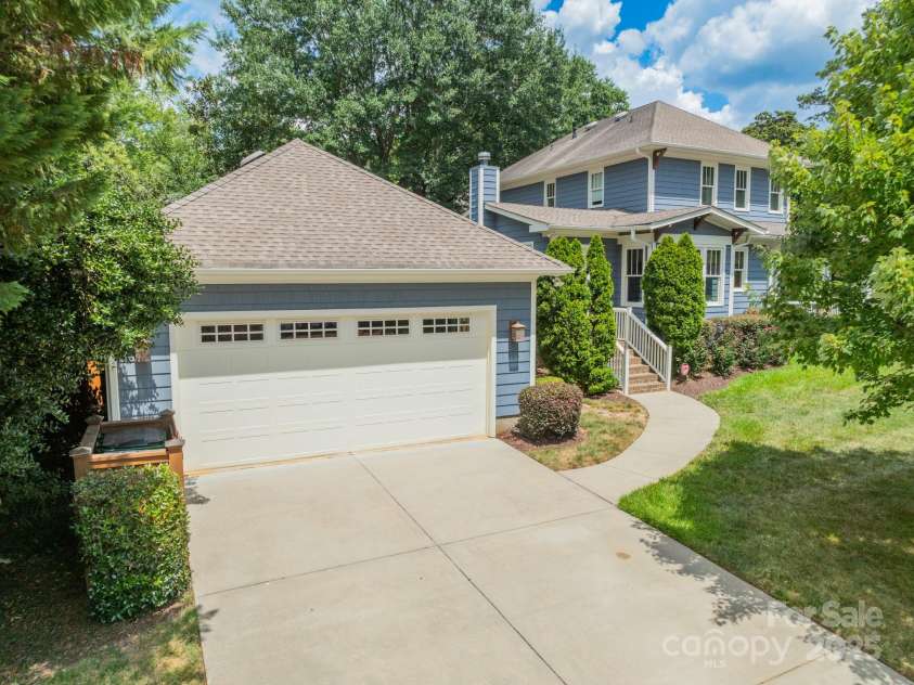 301 Canterbury Road, Charlotte, NC 28211.  MLS# CAR4282736, YatesRealty ID 30924. 