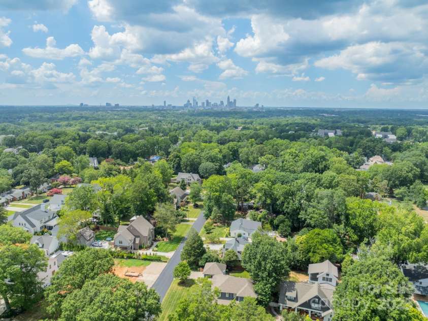 301 Canterbury Road, Charlotte, NC 28211.  MLS# CAR4282736, YatesRealty ID 30924. 