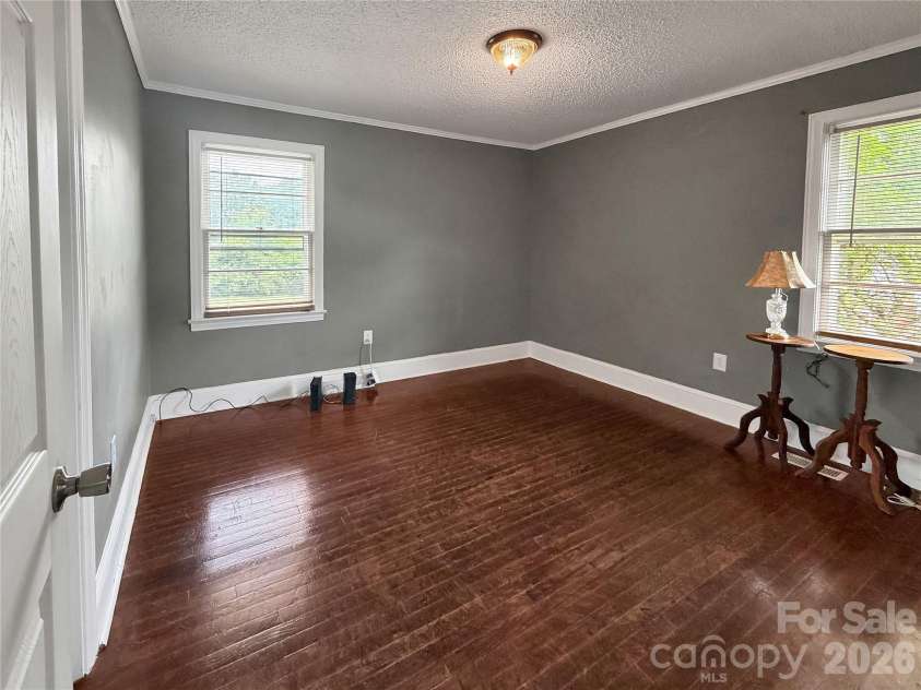 113 Pinewood Avenue, Clinton, SC 29325.  MLS# CAR4393873, YatesRealty ID 30925. 