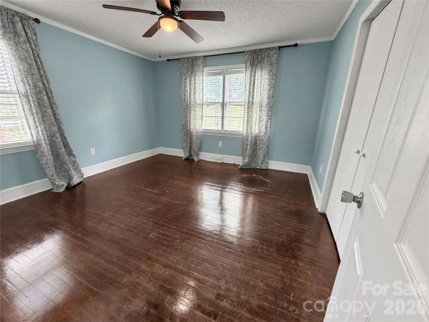 113 Pinewood Avenue, Clinton, SC 29325.  MLS# CAR4393873, YatesRealty ID 30925. 