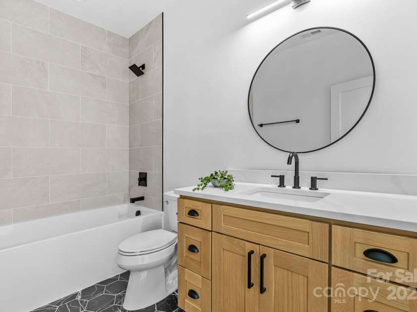 68 Fullam Lane, Mills River, NC 28759.  MLS# CAR4289681, YatesRealty ID 30925. 2nd Bathroom