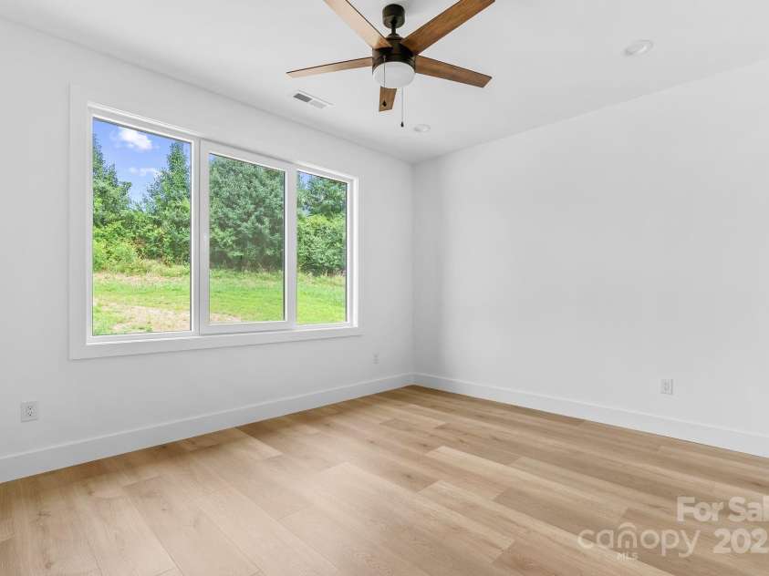 68 Fullam Lane, Mills River, NC 28759.  MLS# CAR4289681, YatesRealty ID 30925. 2nd Bedroom