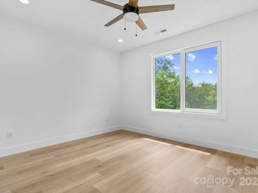 68 Fullam Lane, Mills River, NC 28759.  MLS# CAR4289681, YatesRealty ID 30925. 3rd Bedroom