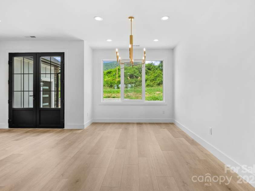 68 Fullam Lane, Mills River, NC 28759.  MLS# CAR4289681, YatesRealty ID 30925. 