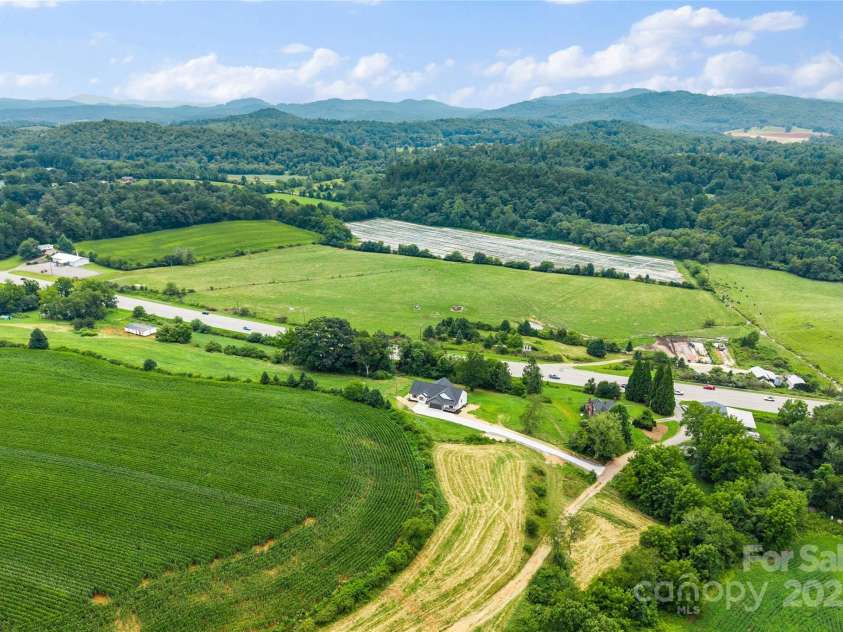 68 Fullam Lane, Mills River, NC 28759.  MLS# CAR4289681, YatesRealty ID 30925. 