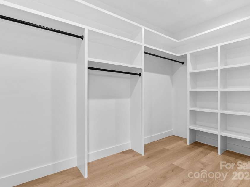 68 Fullam Lane, Mills River, NC 28759.  MLS# CAR4289681, YatesRealty ID 30925. Primary Closet