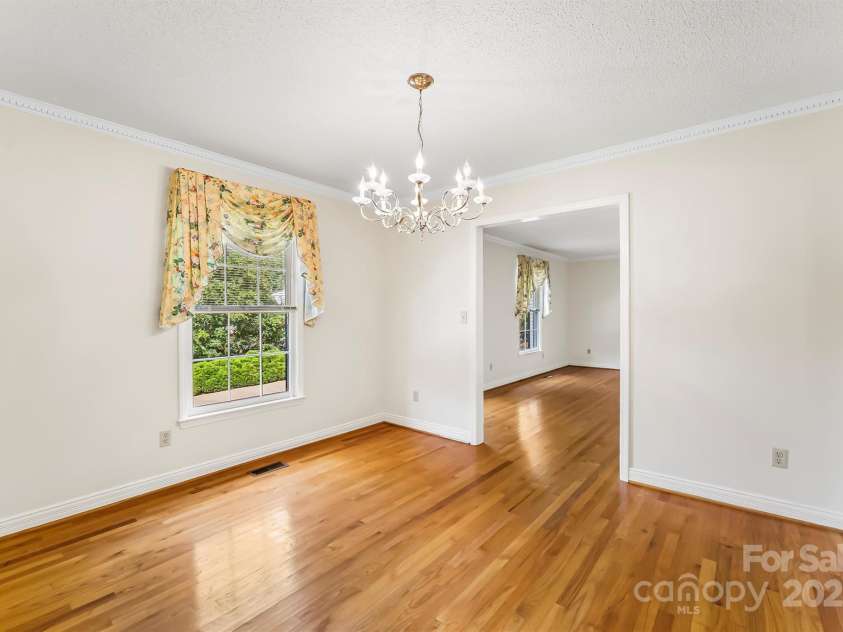 200 Woodland Drive, Marion, NC 28752.  MLS# CAR4303513, YatesRealty ID 30926. 