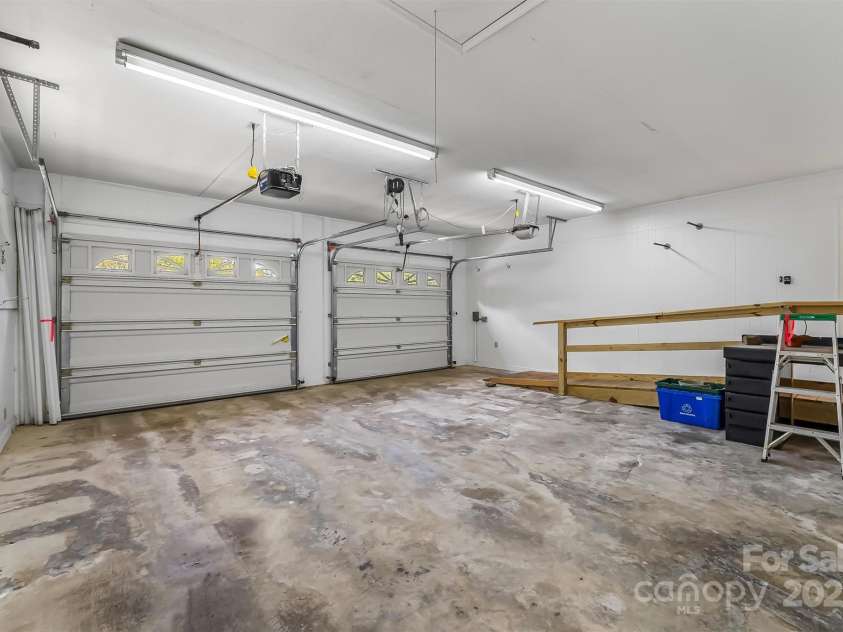 200 Woodland Drive, Marion, NC 28752.  MLS# CAR4303513, YatesRealty ID 30926. 