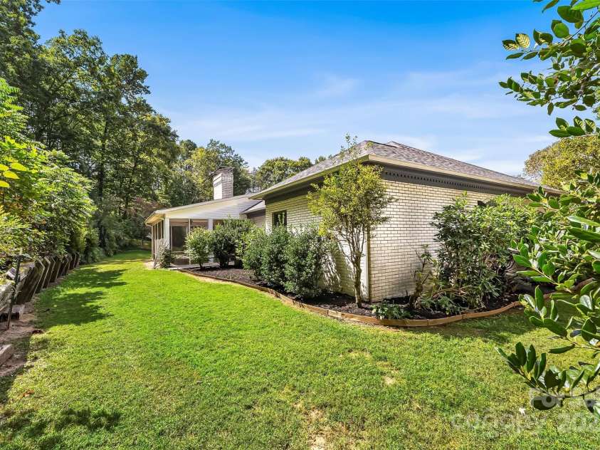 200 Woodland Drive, Marion, NC 28752.  MLS# CAR4303513, YatesRealty ID 30926. 