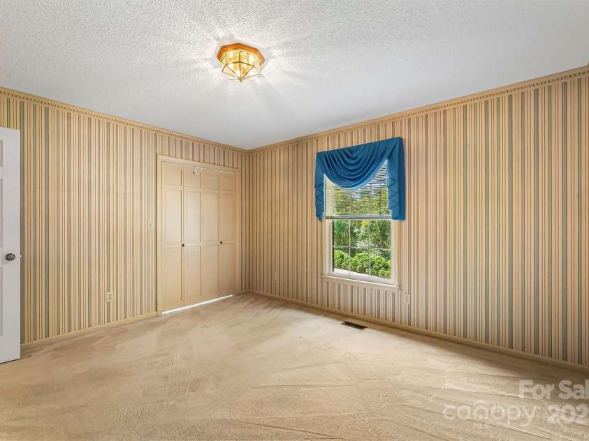 200 Woodland Drive, Marion, NC 28752.  MLS# CAR4303513, YatesRealty ID 30926. BR 3