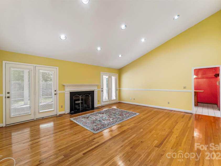 200 Woodland Drive, Marion, NC 28752.  MLS# CAR4303513, YatesRealty ID 30926. Den