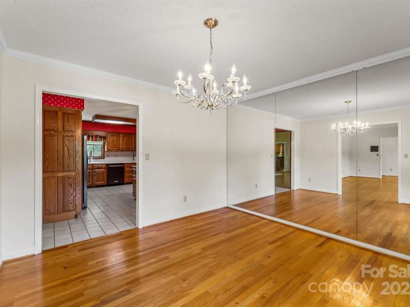 200 Woodland Drive, Marion, NC 28752.  MLS# CAR4303513, YatesRealty ID 30926. Dining