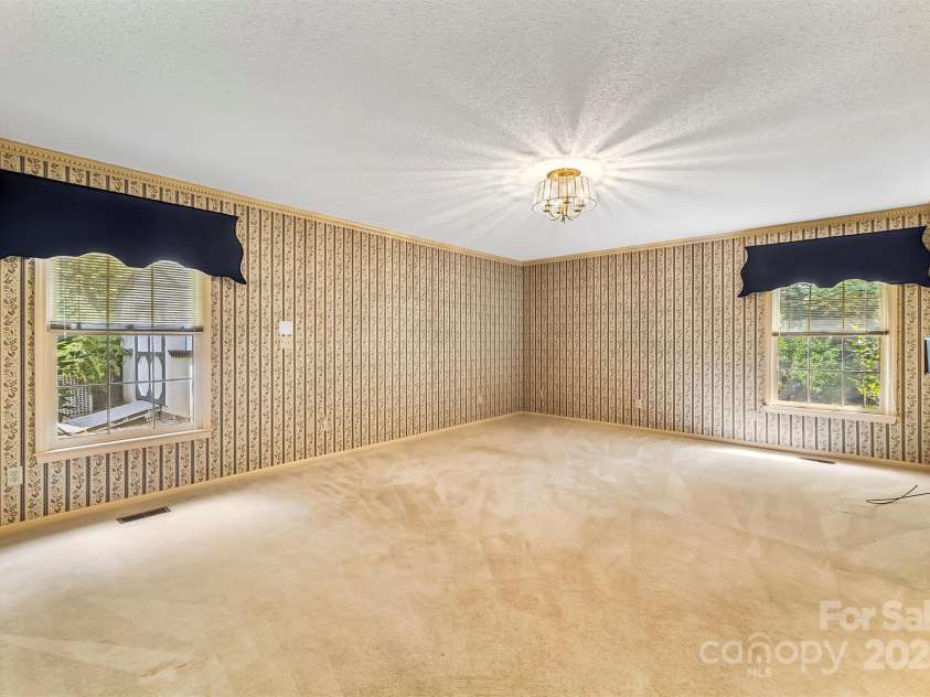 200 Woodland Drive, Marion, NC 28752.  MLS# CAR4303513, YatesRealty ID 30926. Primary BR
