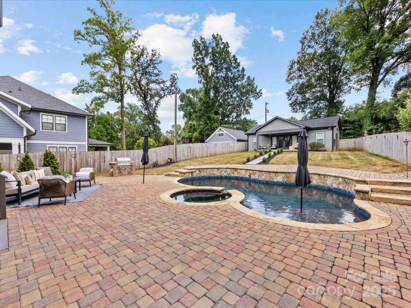2208 Parson Street, Charlotte, NC 28205.  MLS# CAR4282025, YatesRealty ID 30926. 