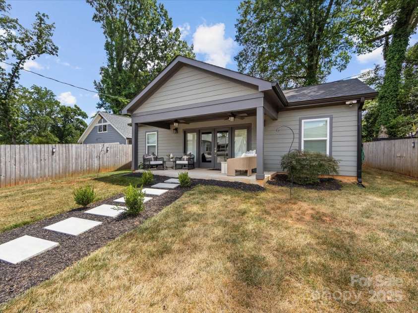 2208 Parson Street, Charlotte, NC 28205.  MLS# CAR4282025, YatesRealty ID 30926. Secondary home on property. Excellent space for guest, college age children, office etc.