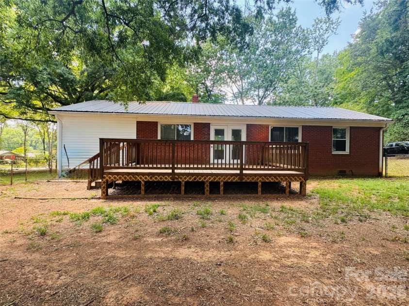1308 Arbor Drive, Salisbury, NC 28144.  MLS# CAR4392304, YatesRealty ID 30929. 