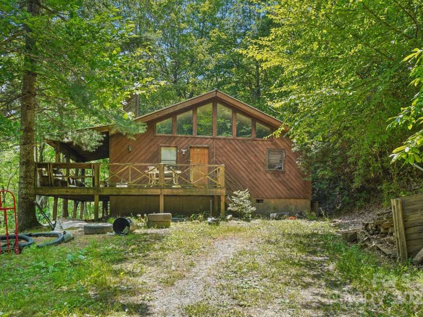 67 Sky Drive, Maggie Valley, NC 28751.  MLS# CAR4275781, YatesRealty ID 30929. 