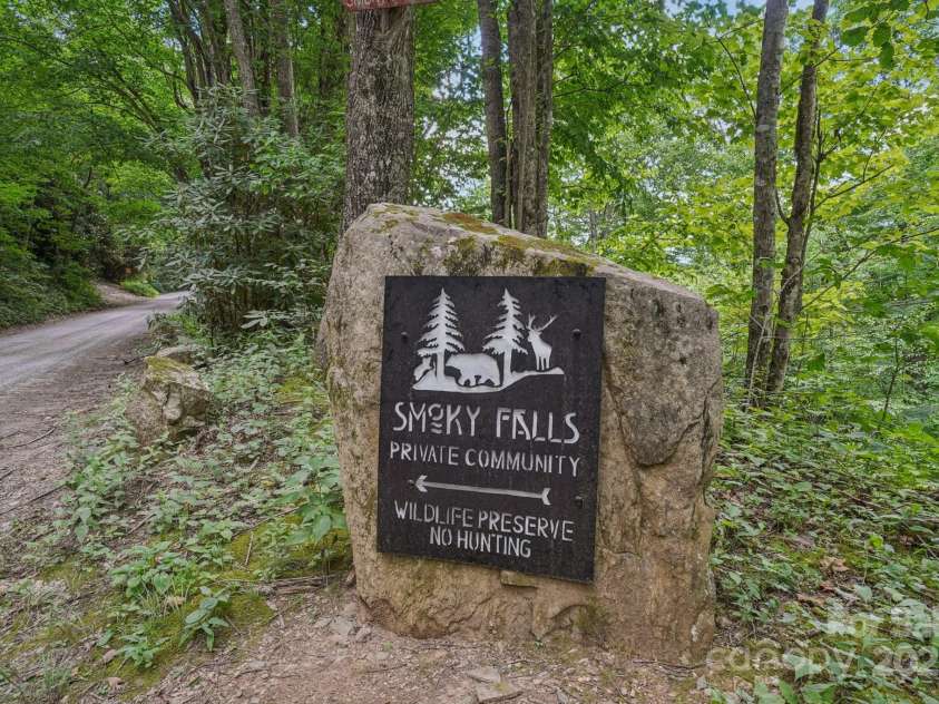 67 Sky Drive, Maggie Valley, NC 28751.  MLS# CAR4275781, YatesRealty ID 30929. 