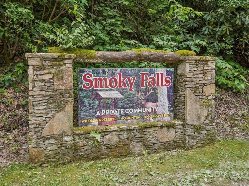 67 Sky Drive, Maggie Valley, NC 28751.  MLS# CAR4275781, YatesRealty ID 30929. 