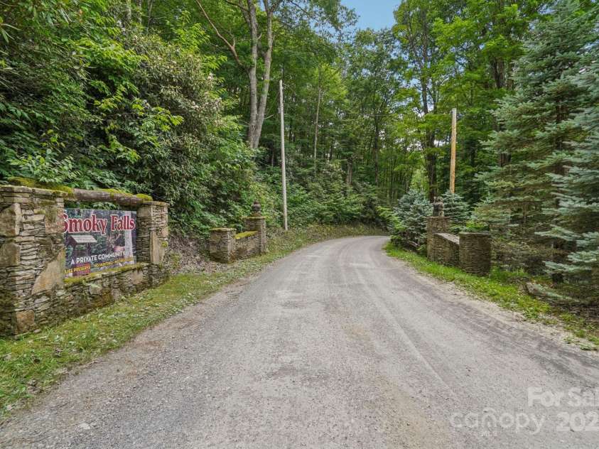 67 Sky Drive, Maggie Valley, NC 28751.  MLS# CAR4275781, YatesRealty ID 30929. 