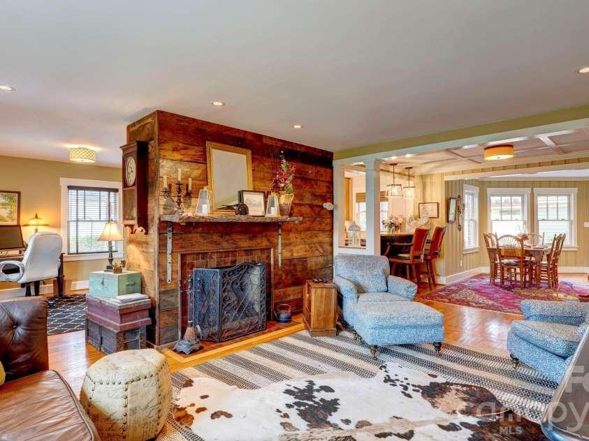 2905 Clover Road, Charlotte, NC 28211.  MLS# CAR4352003, YatesRealty ID 3093. 