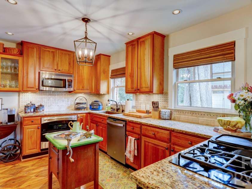 2905 Clover Road, Charlotte, NC 28211.  MLS# CAR4352003, YatesRealty ID 3093. 