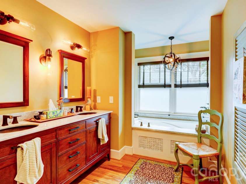 2905 Clover Road, Charlotte, NC 28211.  MLS# CAR4352003, YatesRealty ID 3093. 