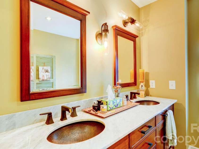 2905 Clover Road, Charlotte, NC 28211.  MLS# CAR4352003, YatesRealty ID 3093. 