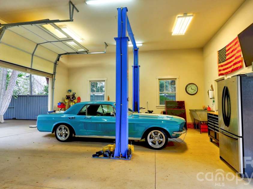 2905 Clover Road, Charlotte, NC 28211.  MLS# CAR4352003, YatesRealty ID 3093. 